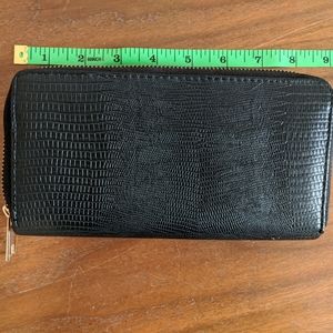 Faux snakeskin black clutch wallet